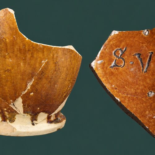 02_frammenti_ceramici_sfondo_verde